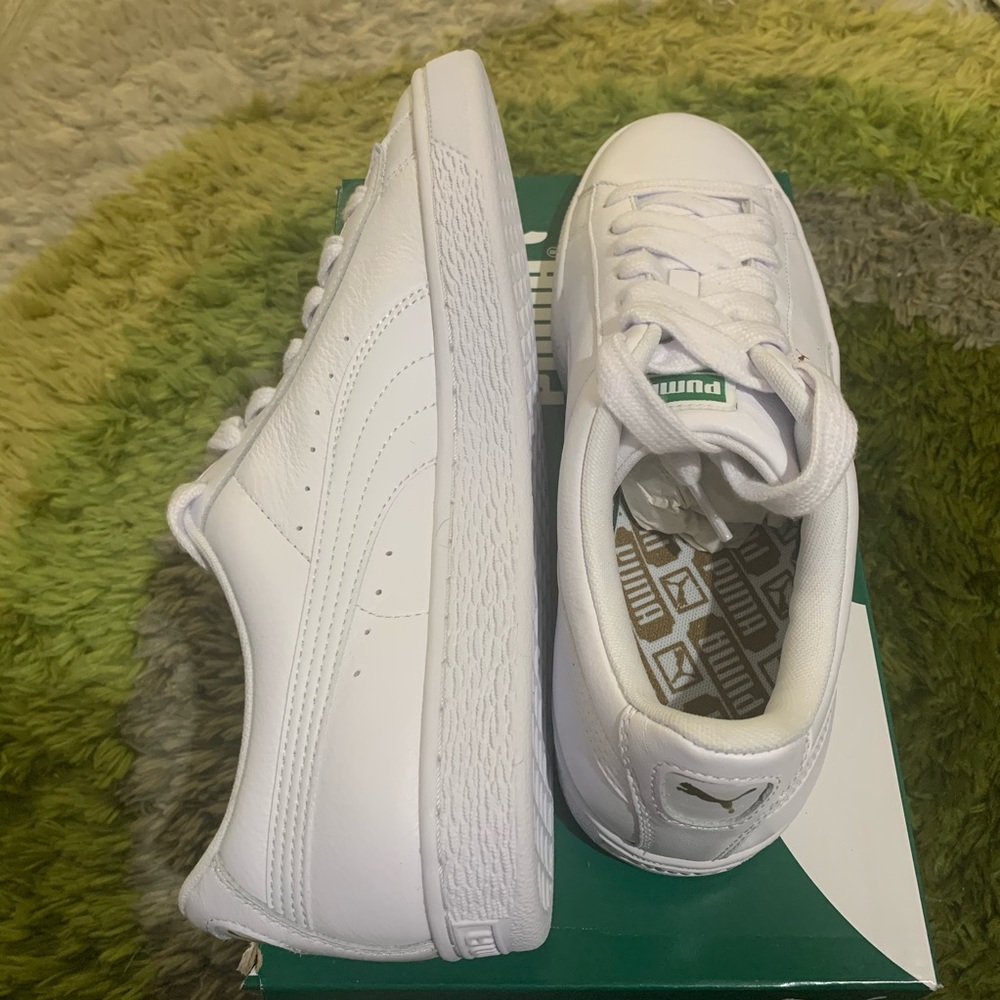 NIB Men’s White Pumas Basket Classic LFS Sneakers